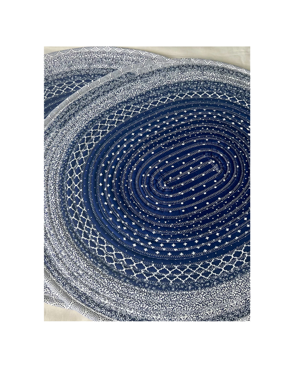 Elegant Swirl Mini Jelly Roll Rug