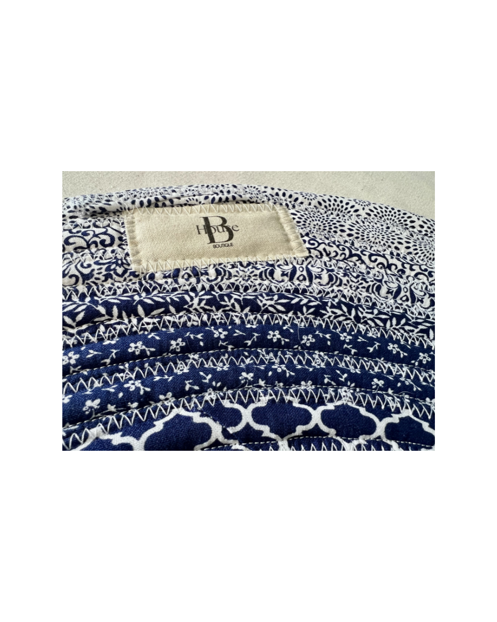 Elegant Swirl Mini Jelly Roll Rug
